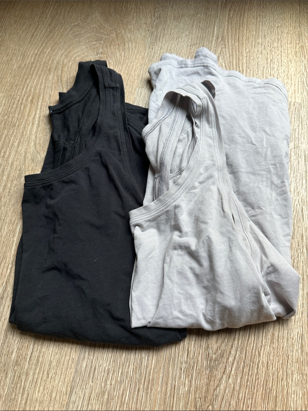 Used condition lululemon love pleated tanks